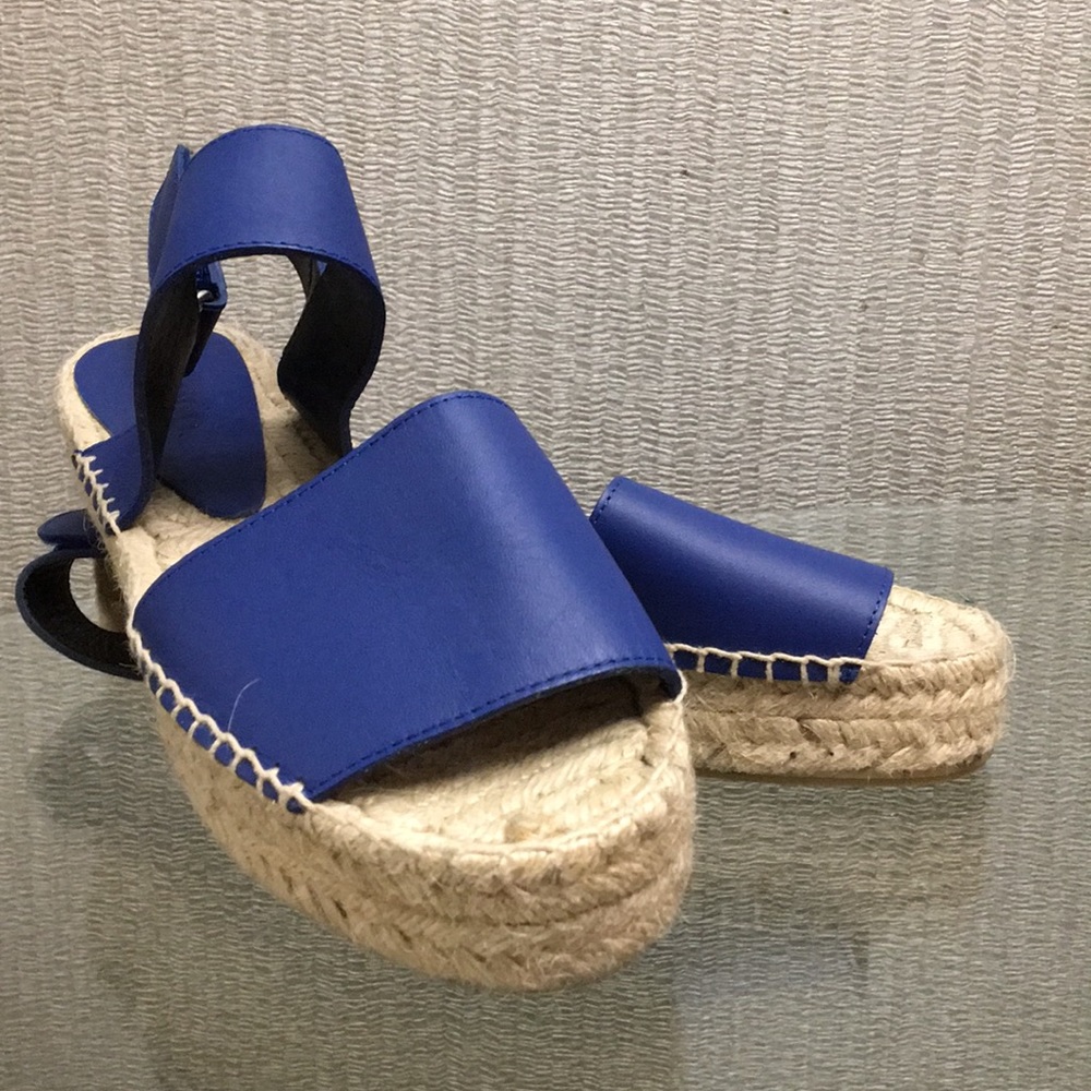 Blue espadrille sandals - Picture 2 of 5